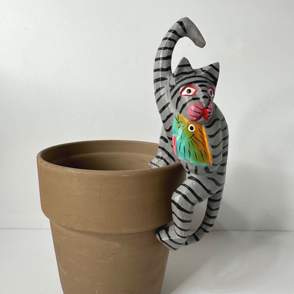 Vtg Hand Painted Grey Tabby Cat Pot Hugger Hanger Folk Art Wood Figurine Whimsy